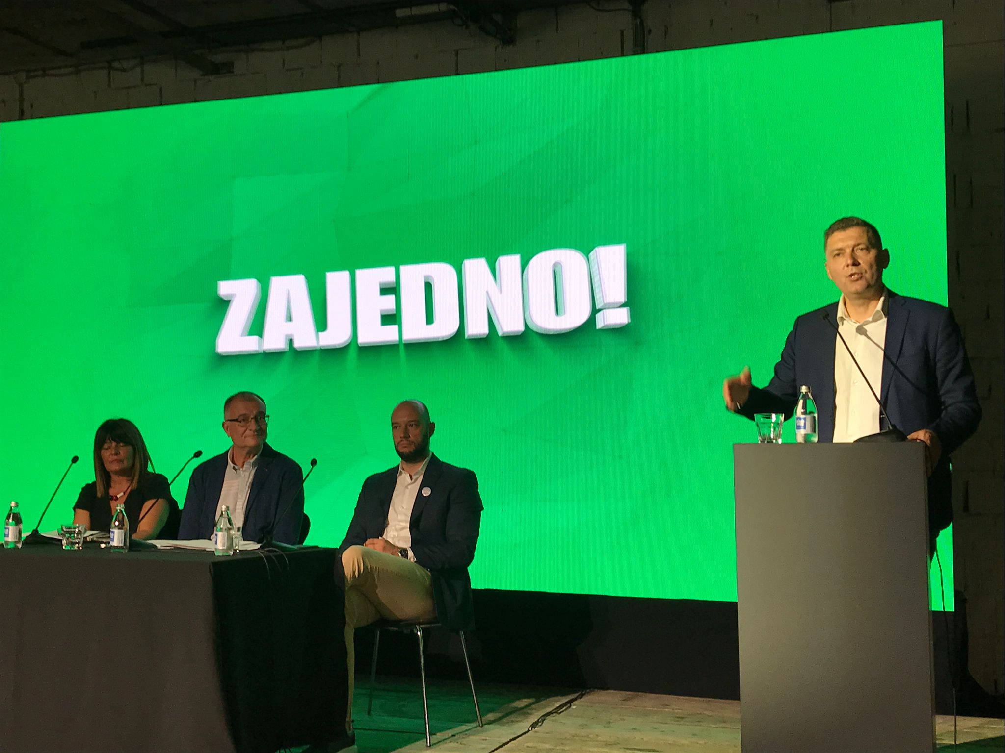 Prva moderna ne-liderska stranka u Srbiji – ZAJEDNO!