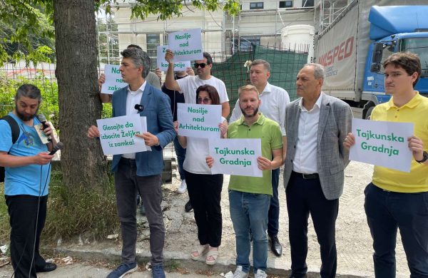 Zajedno: Dvorac Željka Mitrovića simbol sile i bahatosti!