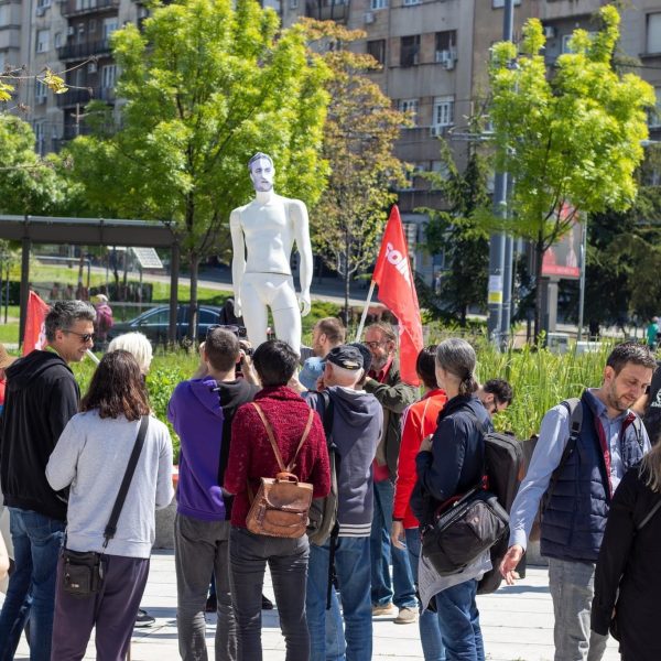 Pozivamo gospodina Brkića da poseti fabrike i uveri se u produktivnost naših radnika i uslove u kojima rade
